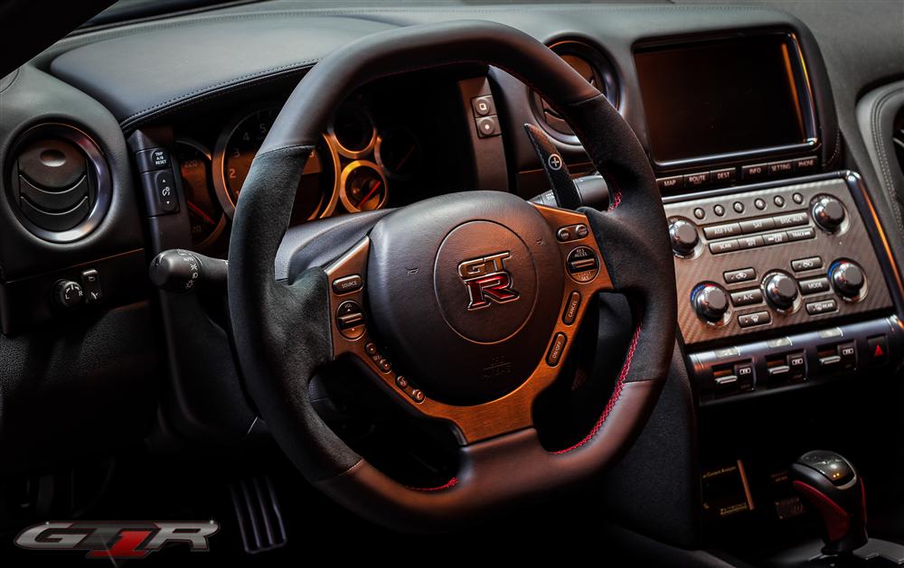 GT1R Spec Steering Wheel *USED*-9389