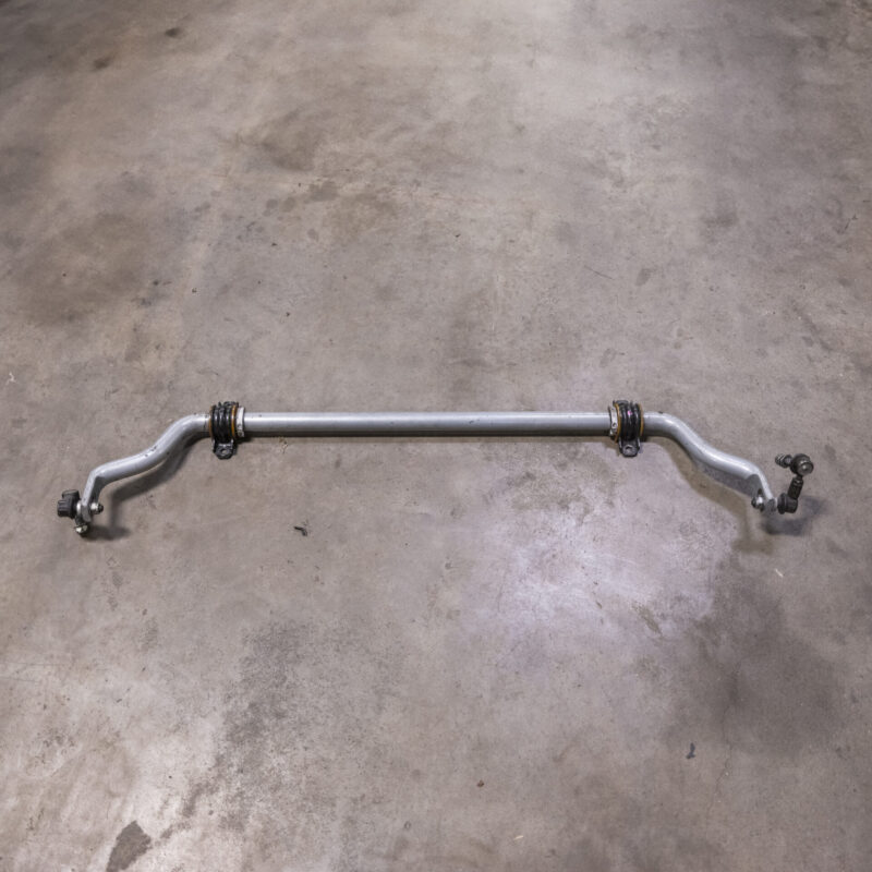 R35 GT-R Whiteline Front Sway Bar Heavy Duty Blade